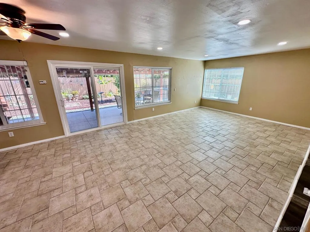 11377 Volans St, San Diego, California 92126 home-pic-5