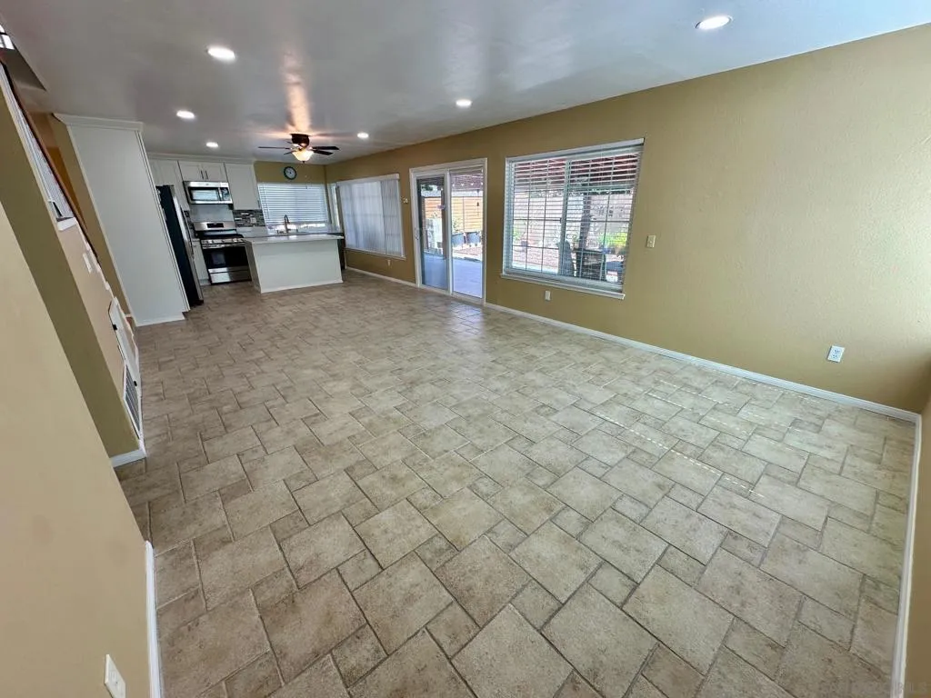 11377 Volans St, San Diego, California 92126 home-pic-7