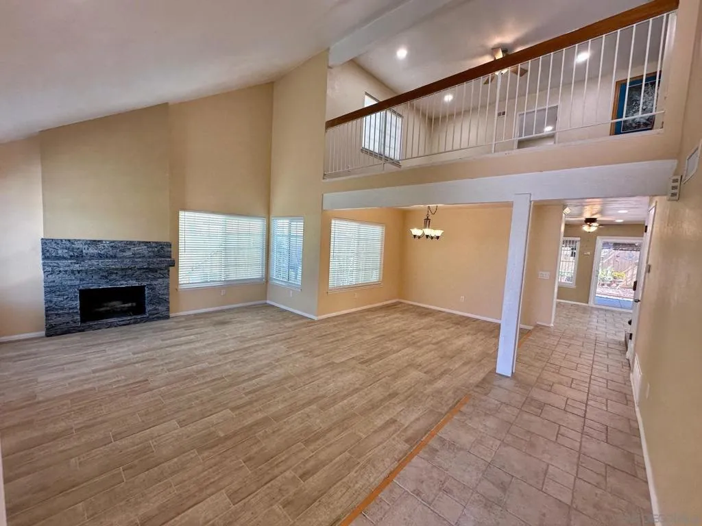 11377 Volans St, San Diego, California 92126 home-pic-1