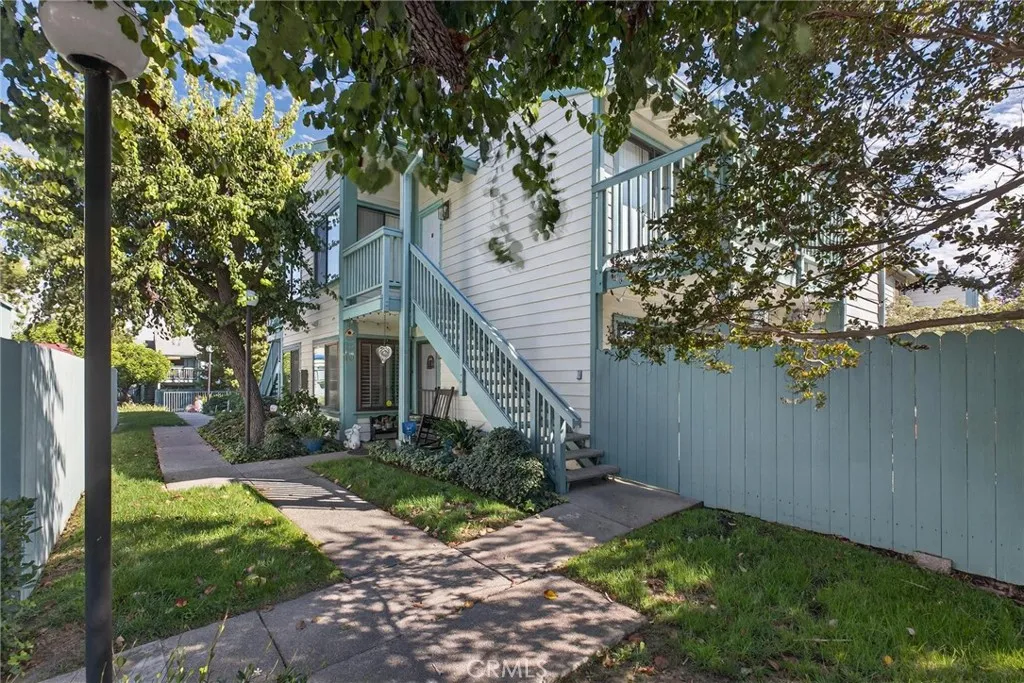 20547 S Vermont Avenue 2, Torrance, California 90502 home-pic-0