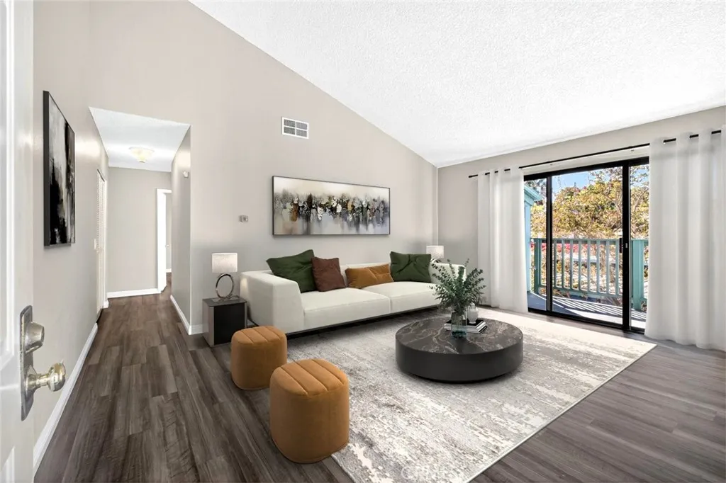 20547 S Vermont Avenue 2, Torrance, California 90502 home-pic-1