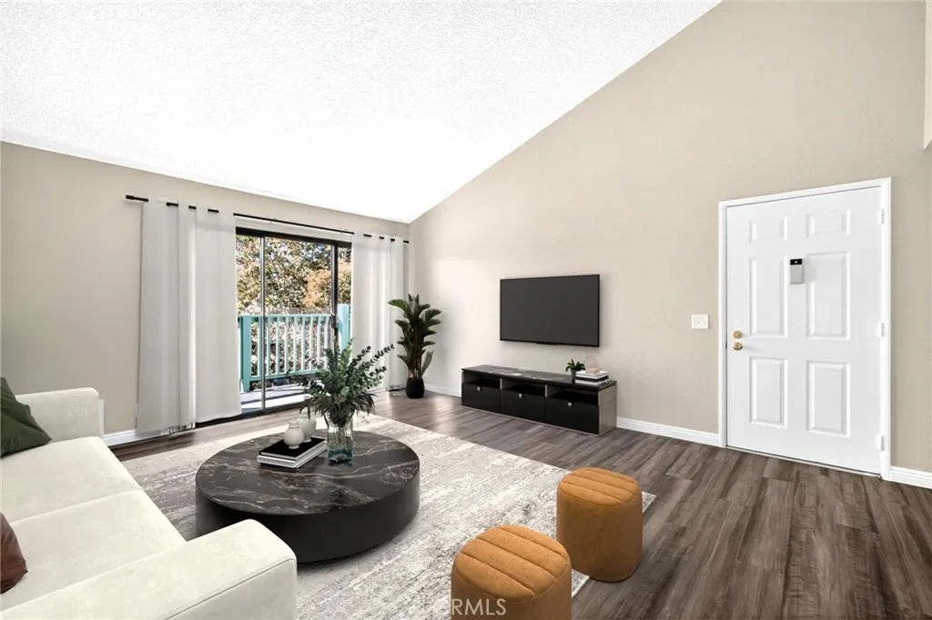 20547 S Vermont Avenue 2, Torrance, California 90502 home-pic-2