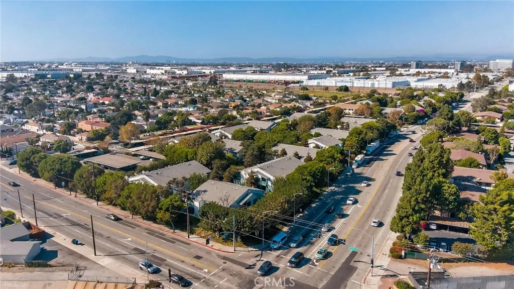 20547 S Vermont Avenue 2, Torrance, California 90502 home-pic-36