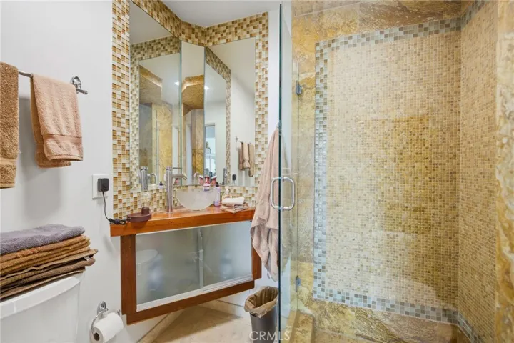 Beautifully designed downstairs bathroom.