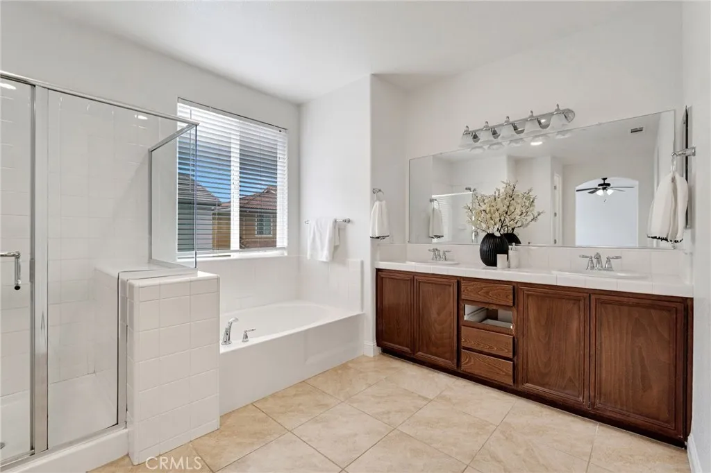 1776 Whiteash, Clovis, California 93619 home-pic-43