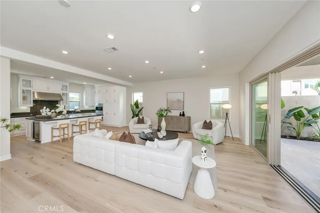 56 Chasma, Irvine, California 92618 home-pic-9