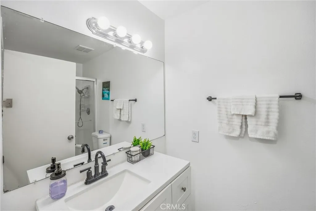 2117 Jacaranda Court, San Bernardino, California 92404 home-pic-12