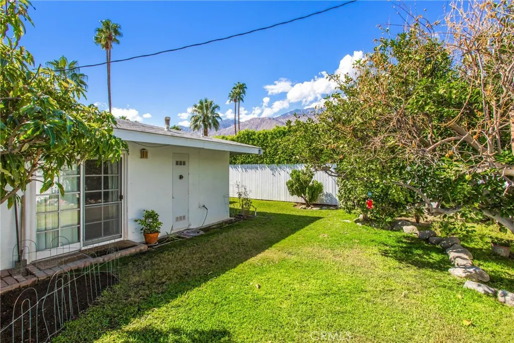 1450 Tamarisk Rd, Palm Springs, California 92262 home-pic-32