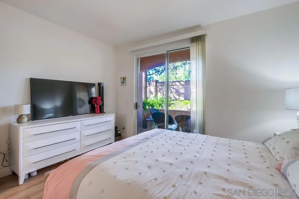 18650 Caminito Cantilena 291, San Diego, California 92128 home-pic-18