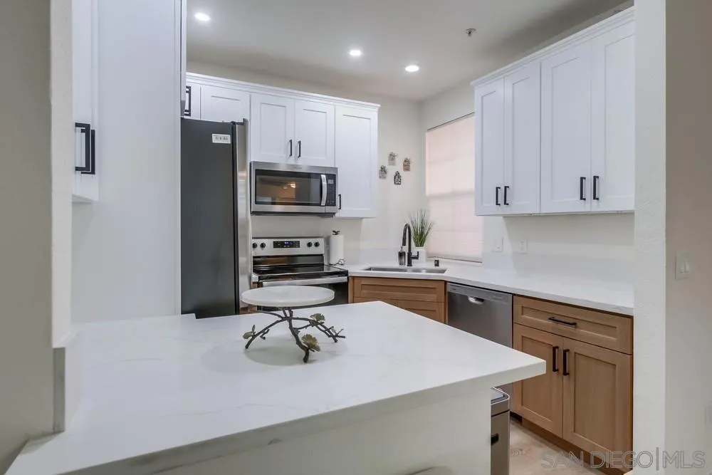 18650 Caminito Cantilena 291, San Diego, California 92128 home-pic-13