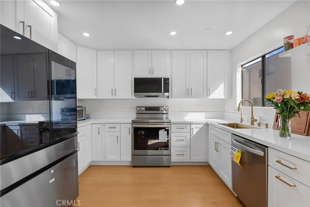 19545 Sherman Way 74, Reseda, California 91335 home-pic-11