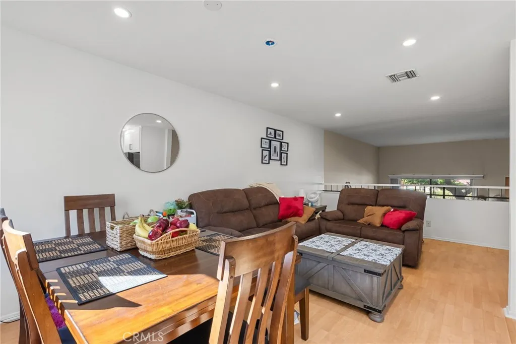 19545 Sherman Way 74, Reseda, California 91335 home-pic-9