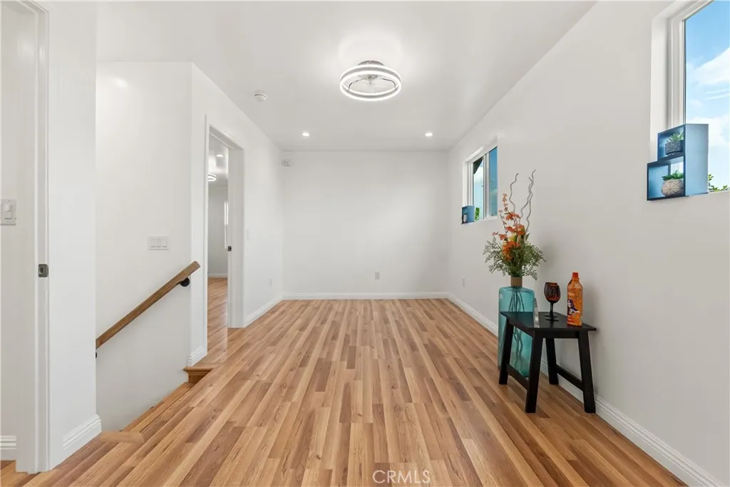 1330 W 48th Street, Los Angeles, California 90037 home-pic-24