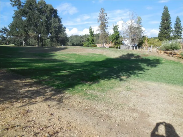 1 Acre Griffin Drive, Oakhurst, California 93644