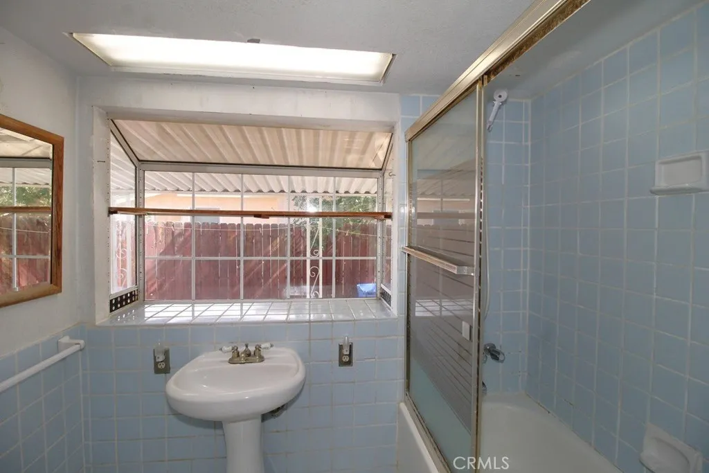 100 E Desert View, Barstow, California 92311 home-pic-14