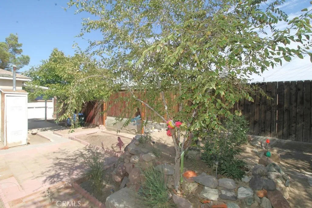 100 E Desert View, Barstow, California 92311 home-pic-31