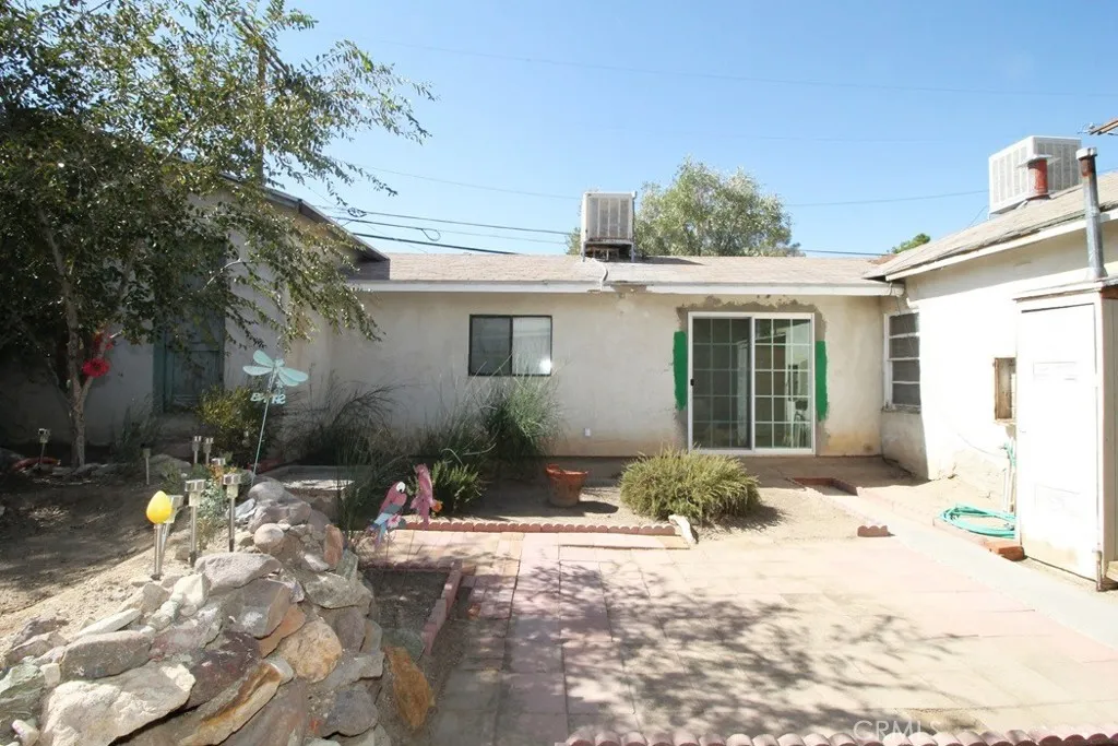 100 E Desert View, Barstow, California 92311 home-pic-33