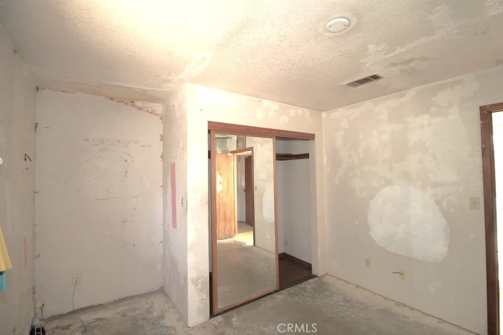 100 E Desert View, Barstow, California 92311 home-pic-22