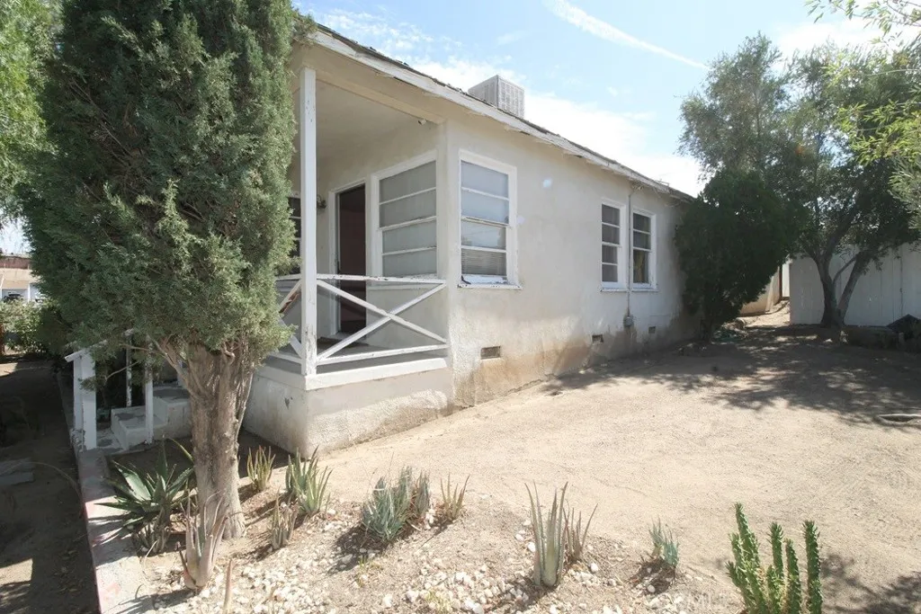 100 E Desert View, Barstow, California 92311 home-pic-7
