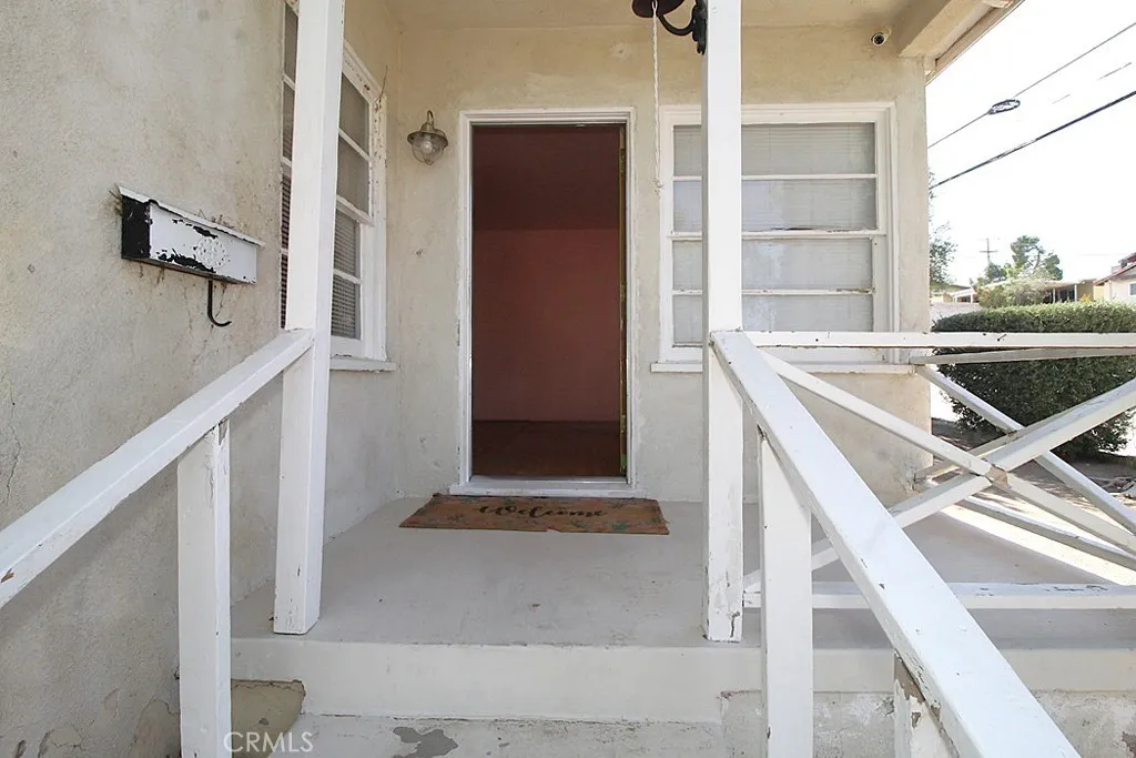 100 E Desert View, Barstow, California 92311 home-pic-8