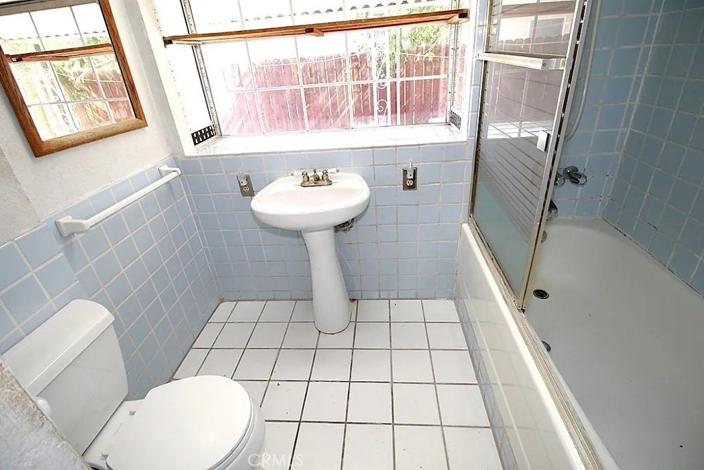 100 E Desert View, Barstow, California 92311 home-pic-15