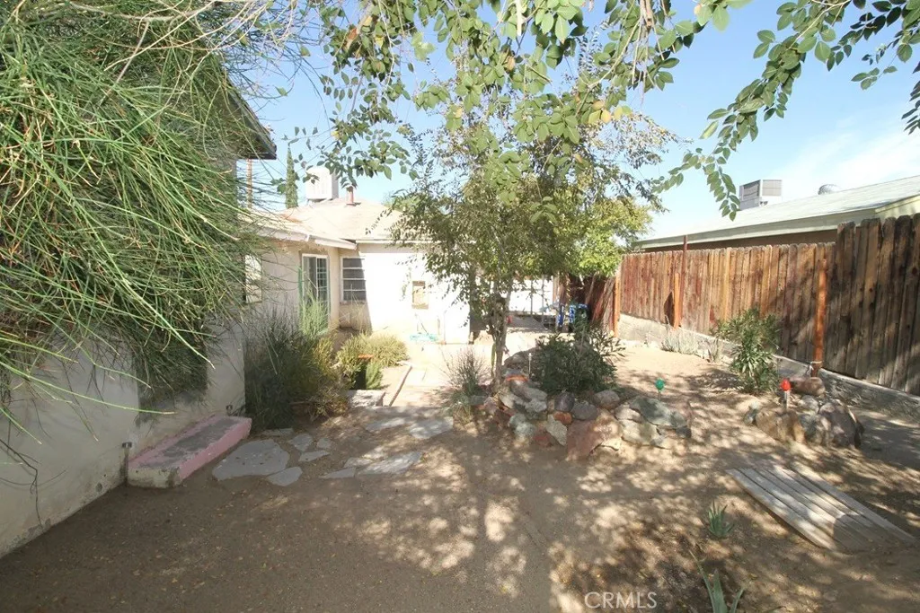 100 E Desert View, Barstow, California 92311 home-pic-27