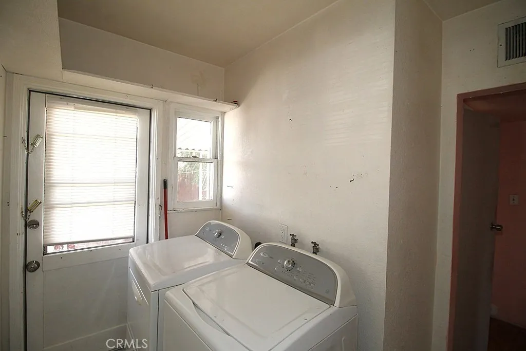 100 E Desert View, Barstow, California 92311 home-pic-13