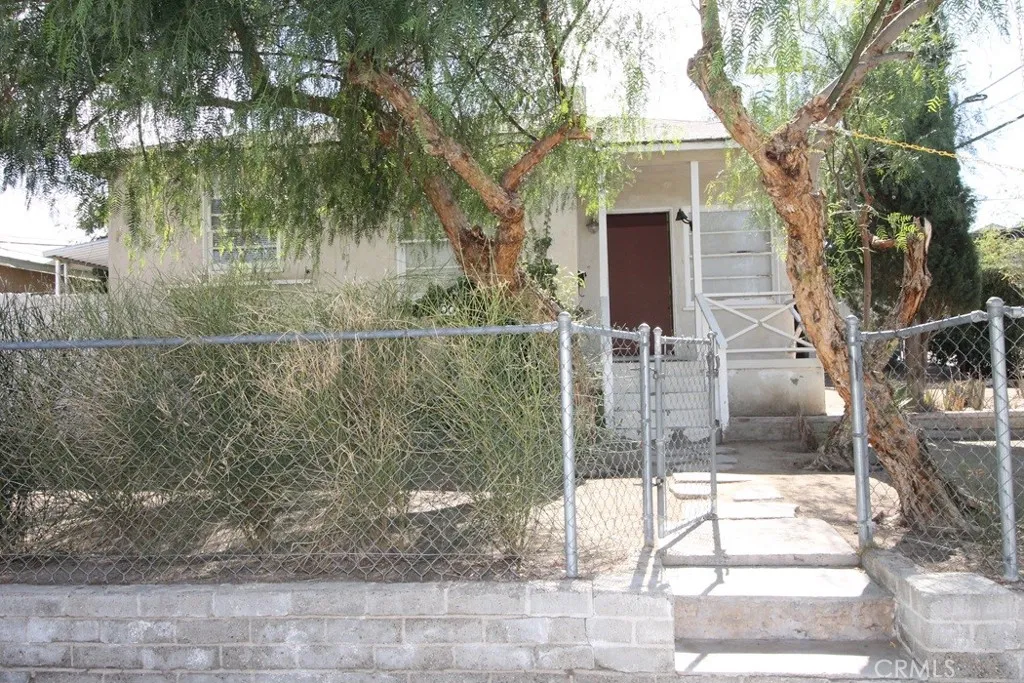 100 E Desert View, Barstow, California 92311 home-pic-0