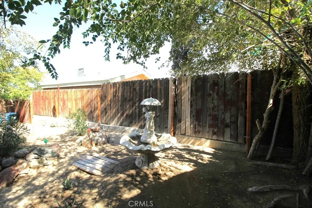 100 E Desert View, Barstow, California 92311 home-pic-28