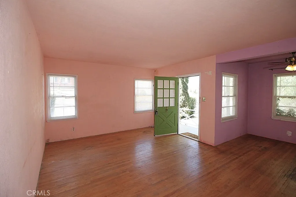 100 E Desert View, Barstow, California 92311 home-pic-10