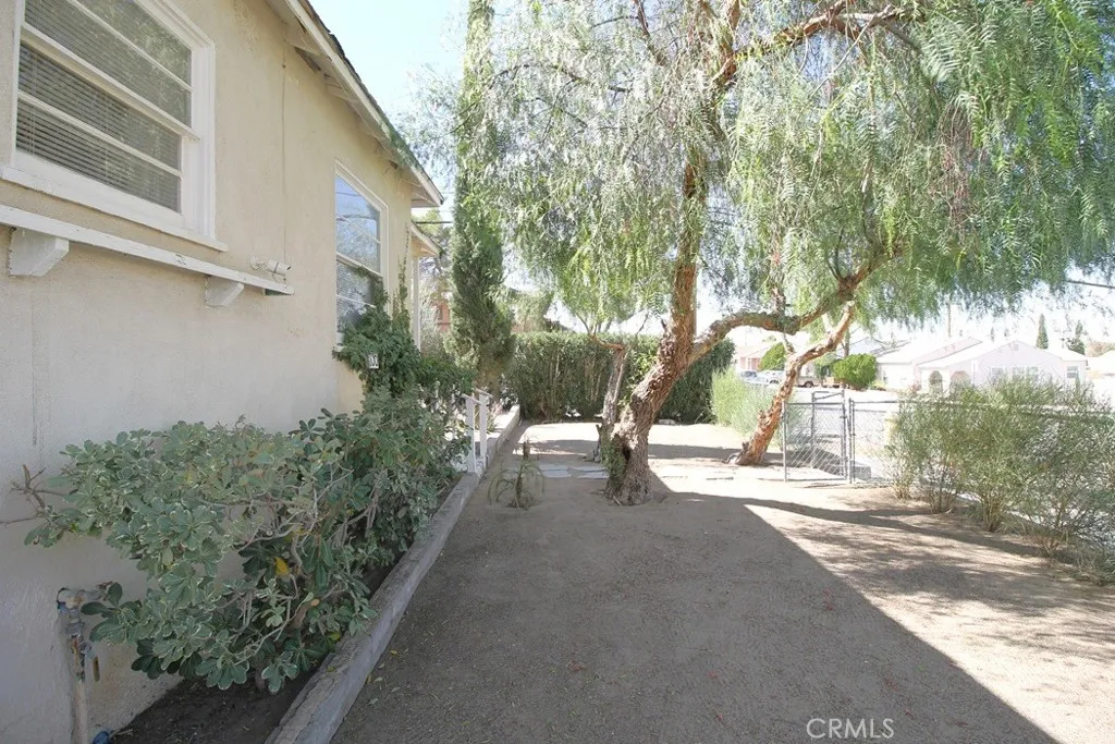 100 E Desert View, Barstow, California 92311 home-pic-34