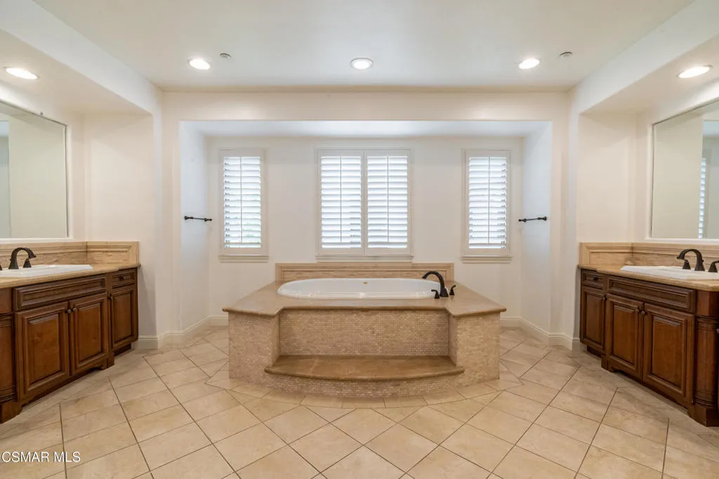 790 Via Sedona, Newbury Park, California 91320 home-pic-19