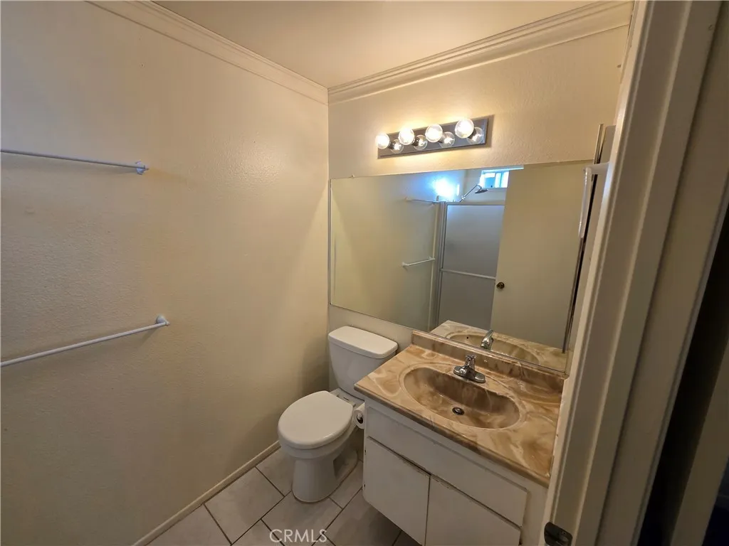 14515 Woodland Drive 10, Fontana, California 92337 home-pic-26