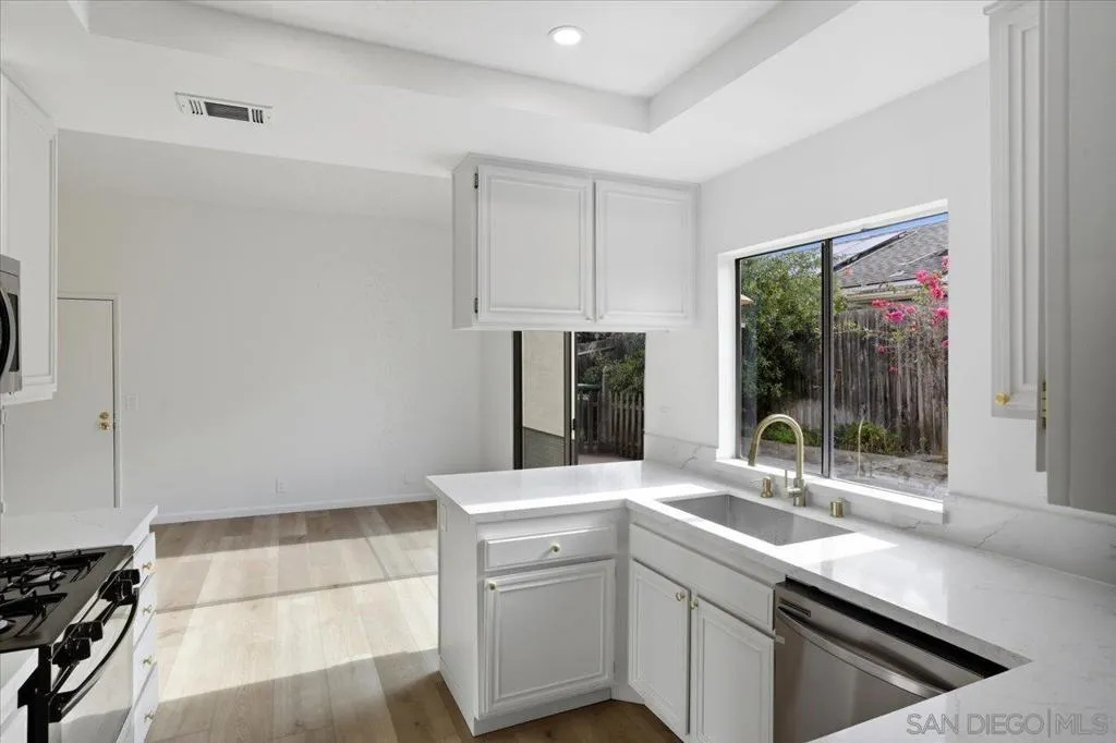 1708 Woodbridge Rd, Escondido, California 92026 home-pic-11