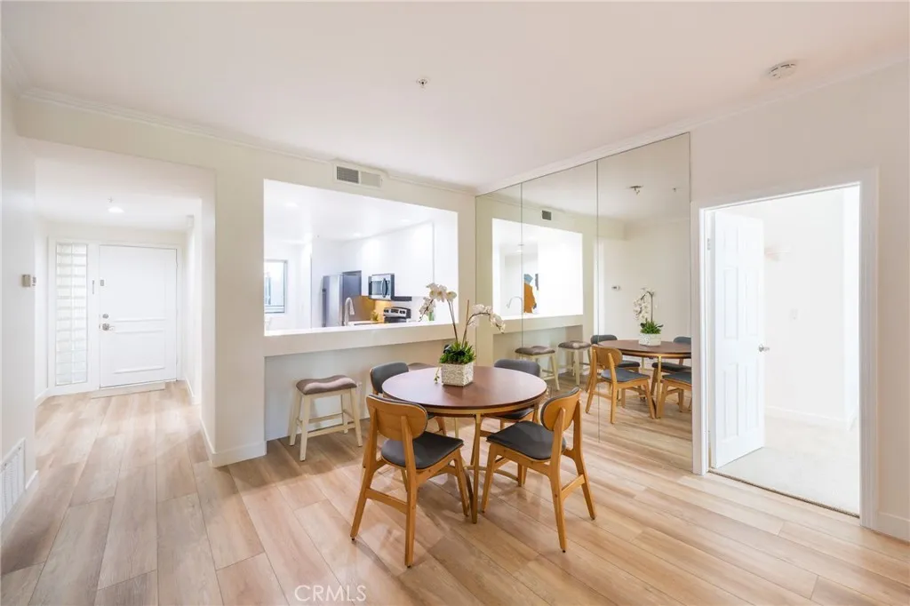 2233 Martin 202, Irvine, California 92612 home-pic-11