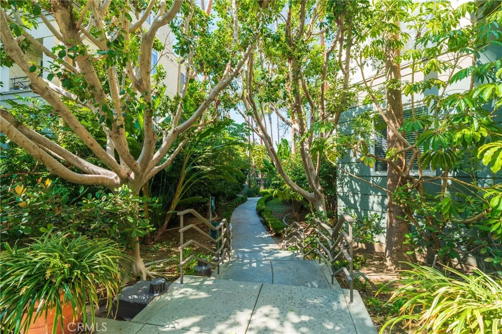 2233 Martin 202, Irvine, California 92612 home-pic-4