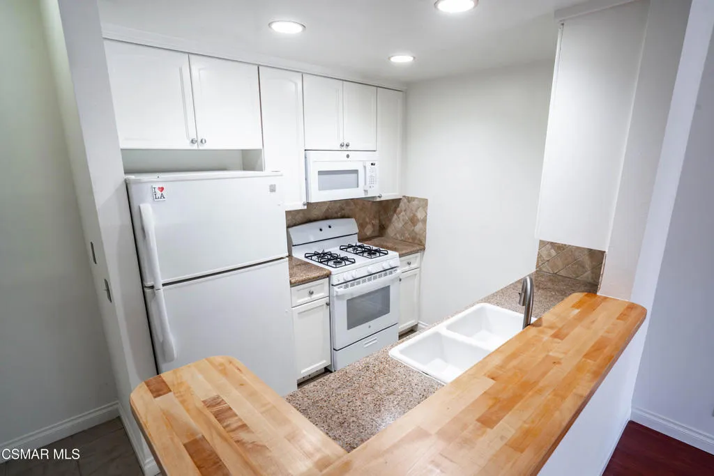 1420 N Stanley Avenue 103, Los Angeles, California 90046 home-pic-18