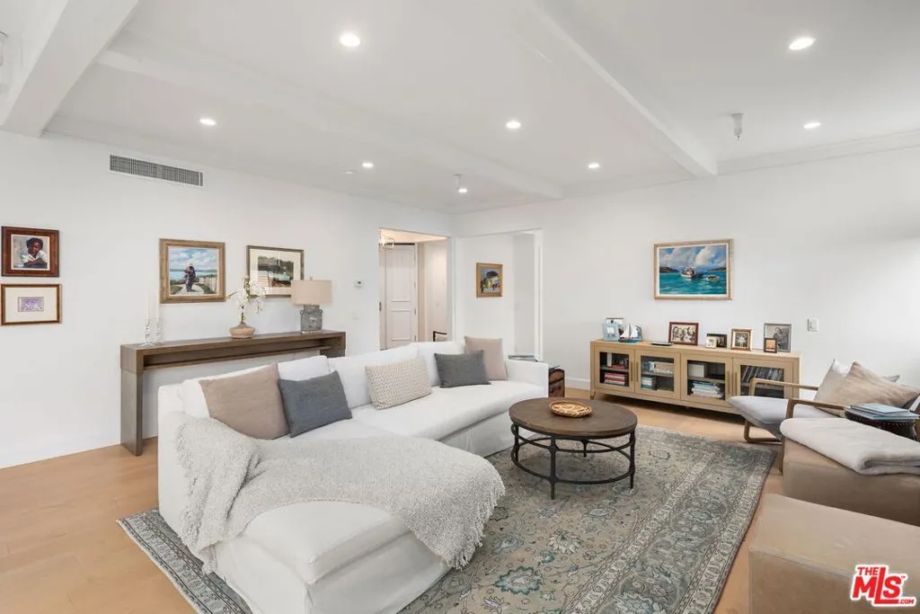 300 N Swall Drive 354, Beverly Hills, California 90211 home-pic-9