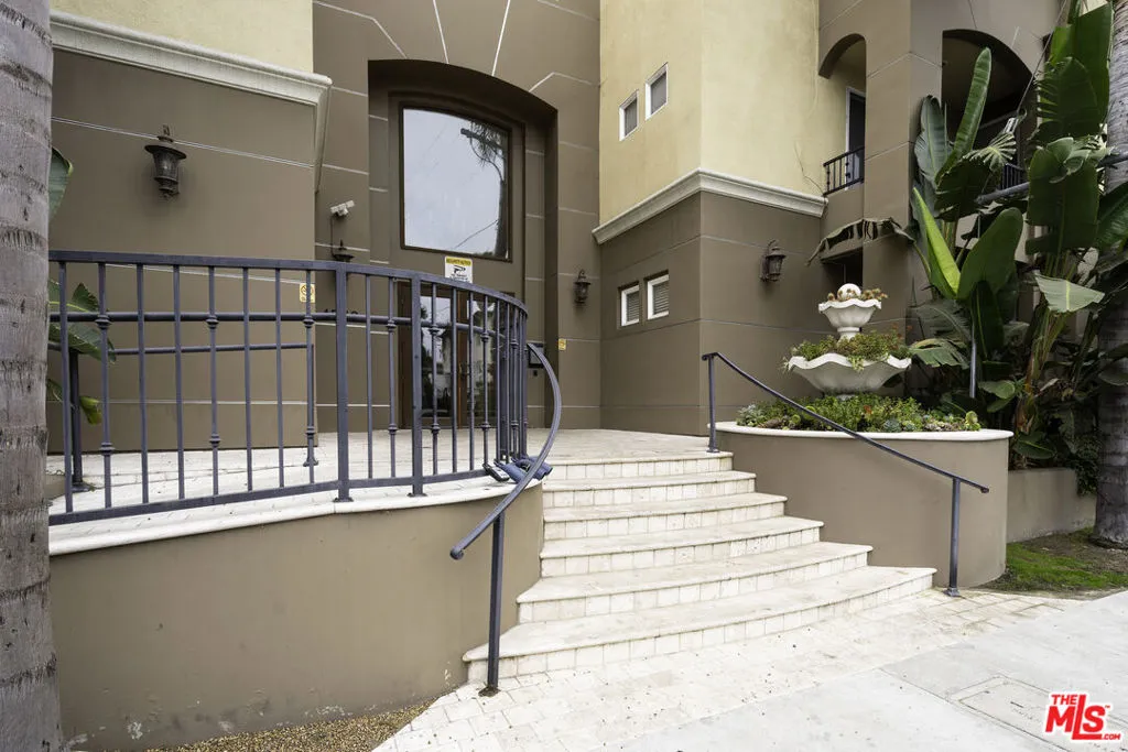 4568 W 1st Street 308, Los Angeles, California 90004 home-pic-6