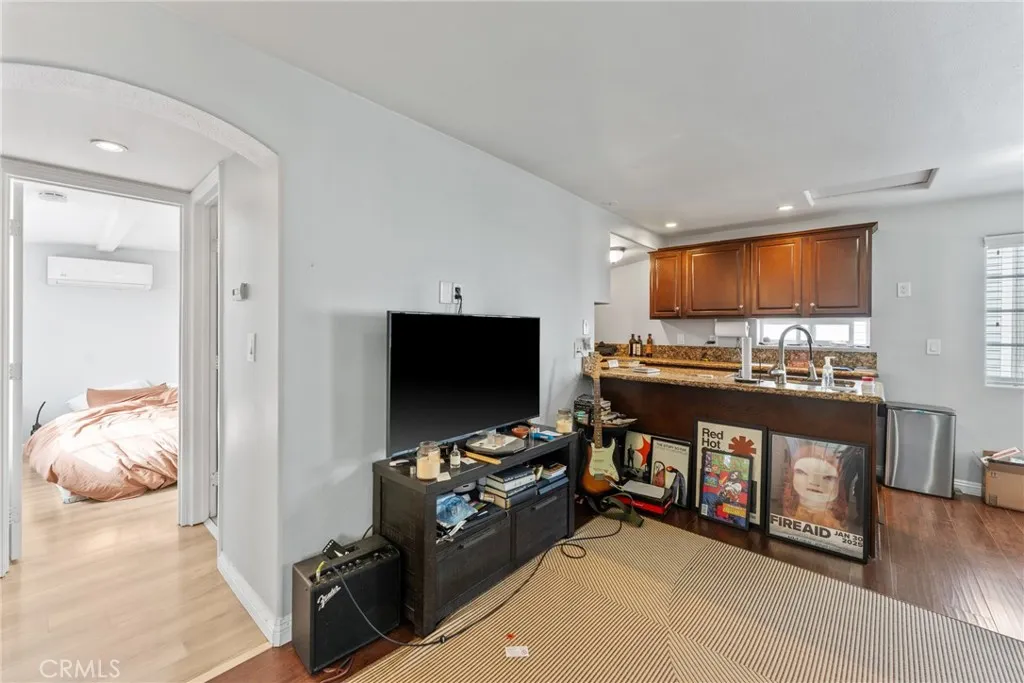 126 E E Balboa, Newport Beach, California 92661 home-pic-43