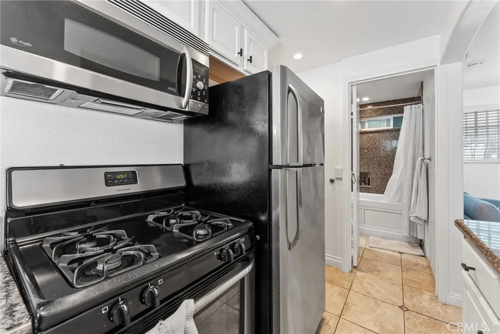 126 E E Balboa, Newport Beach, California 92661 home-pic-27