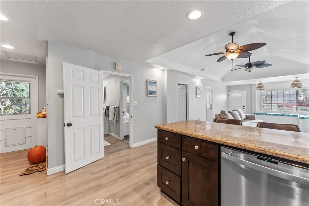 126 E E Balboa, Newport Beach, California 92661 home-pic-10
