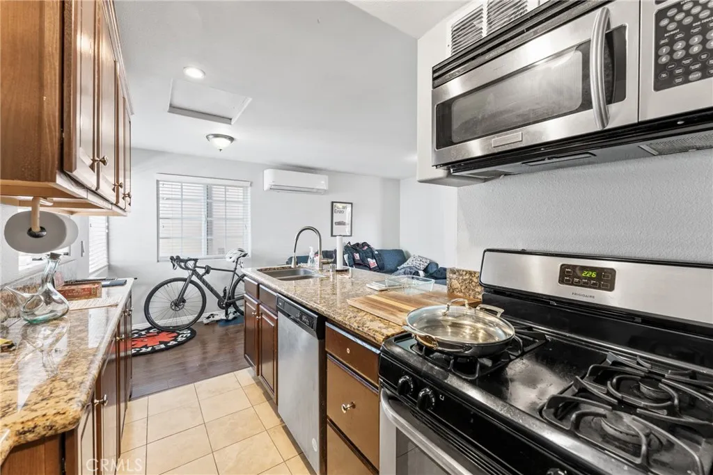 126 E E Balboa, Newport Beach, California 92661 home-pic-38