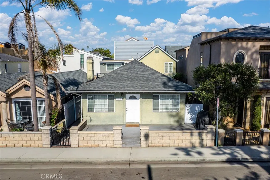 126 E E Balboa, Newport Beach, California 92661 home-pic-1
