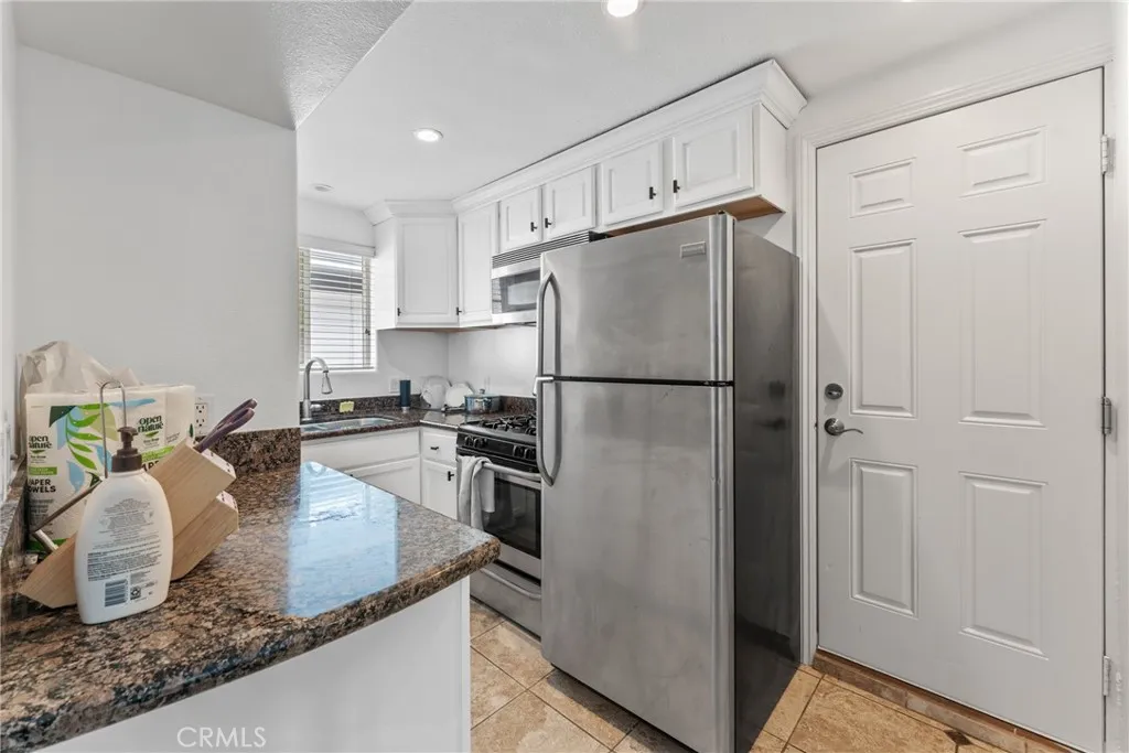 126 E E Balboa, Newport Beach, California 92661 home-pic-24