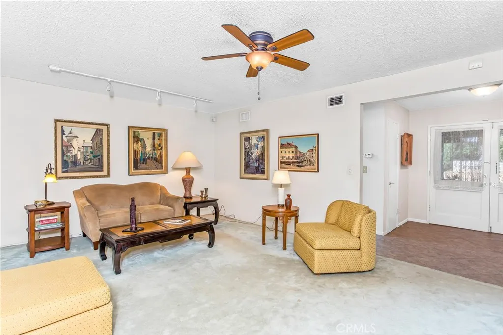 446 E Sunset Drive N, Redlands, California 92373 home-pic-8