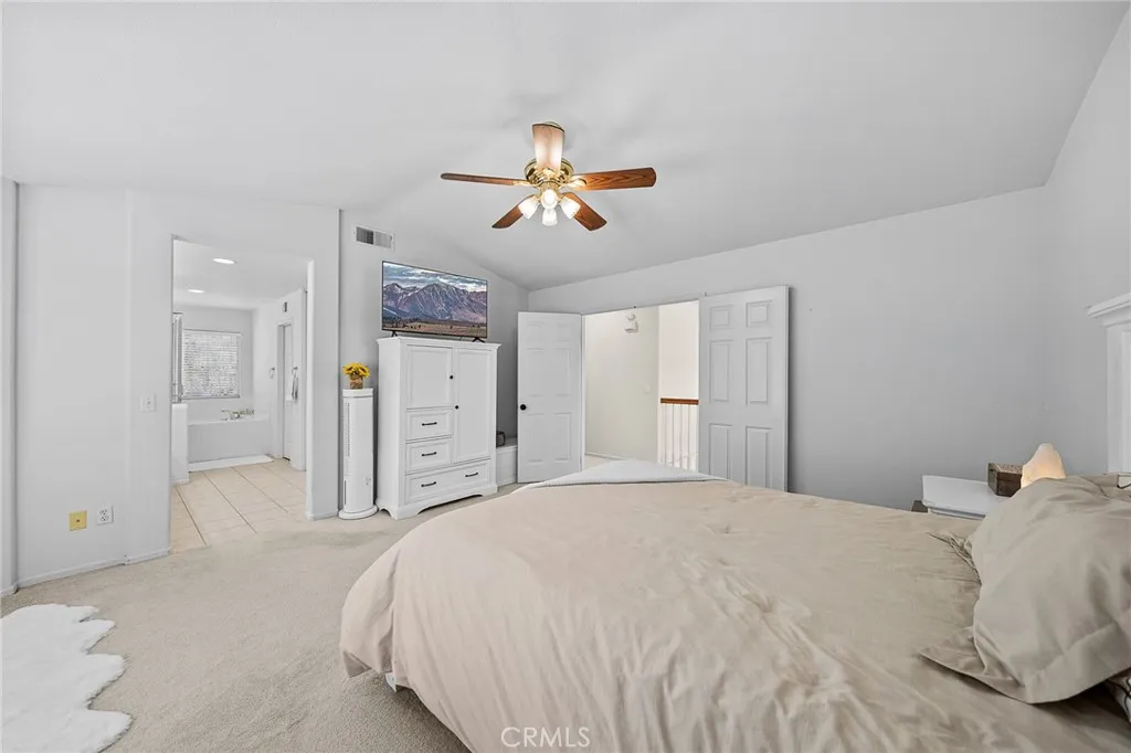 29027 Raintree, Saugus, California 91390 home-pic-29