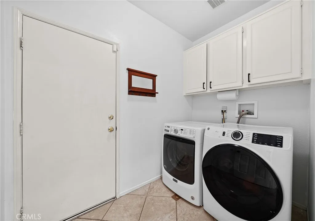 29027 Raintree, Saugus, California 91390 home-pic-22