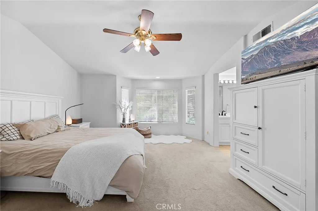 29027 Raintree, Saugus, California 91390 home-pic-28