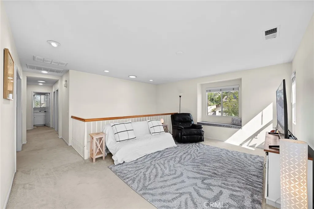 29027 Raintree, Saugus, California 91390 home-pic-26